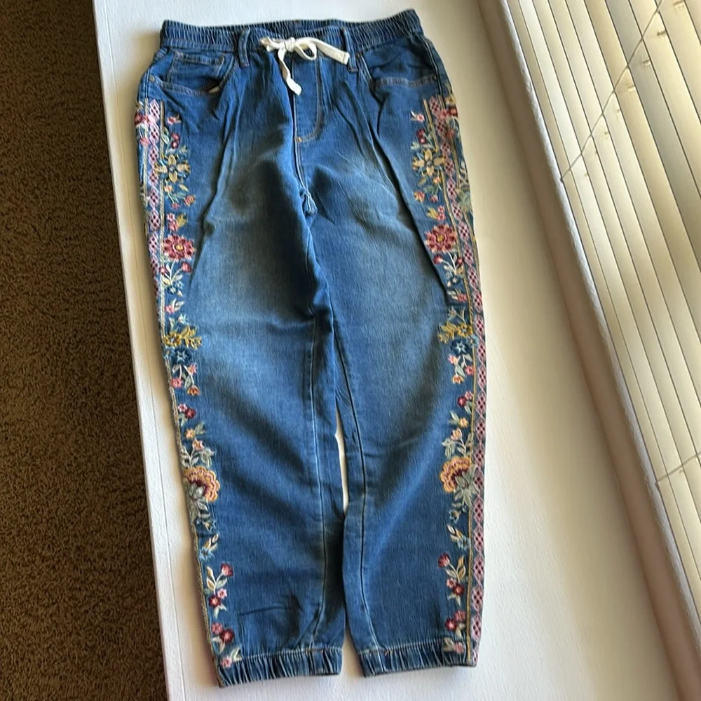 DRIFTWOOD Blue Denim Boyfriend Jeans with Floral Side Embroidery - Picture 10 of 11